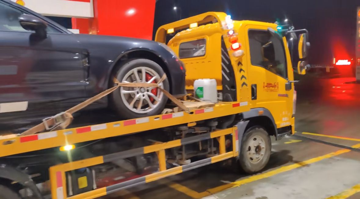 上饶行车途中遇到突发状况该如何呼叫道路救援？